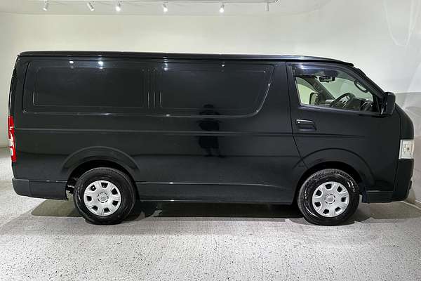 2023 Toyota Hiace GDH201V
