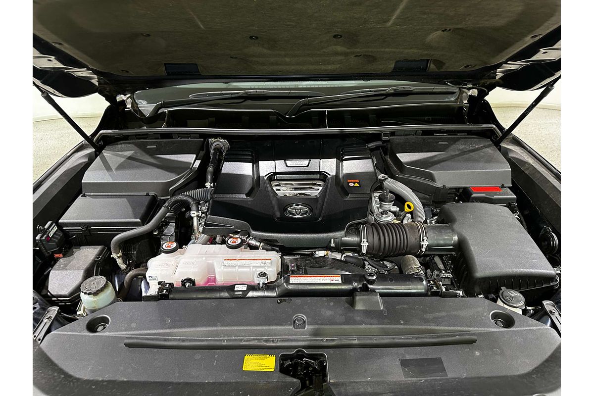 2023 Toyota Landcruiser GXL FJA300R