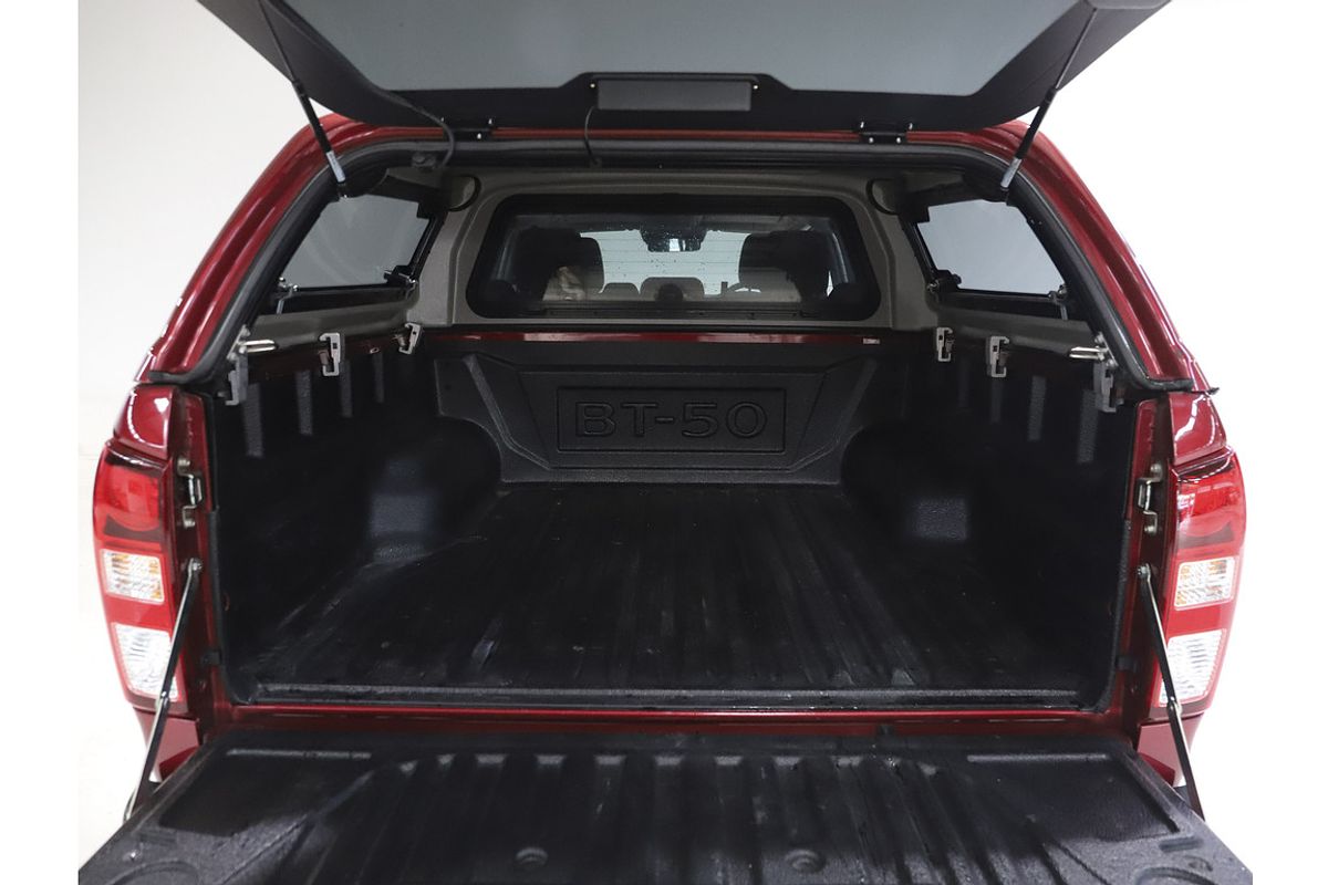 Mazda BT-50 B 6AUTO 3.0L DUAL CAB PICKUP XT 4X2