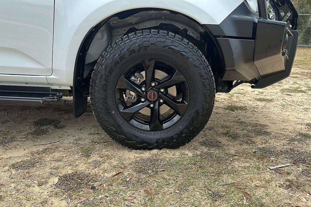 2022 Isuzu D-MAX LS-M  4X4