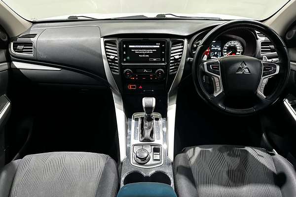 2017 Mitsubishi Pajero Sport GLX QE