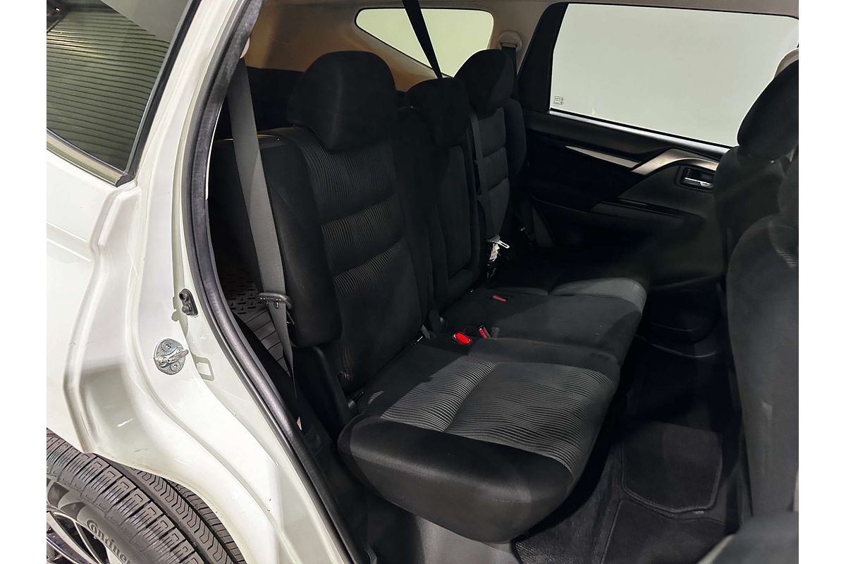 2017 Mitsubishi Pajero Sport GLX QE