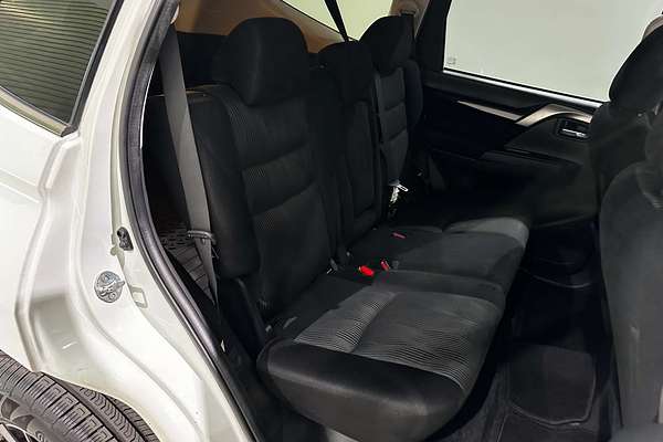 2017 Mitsubishi Pajero Sport GLX QE