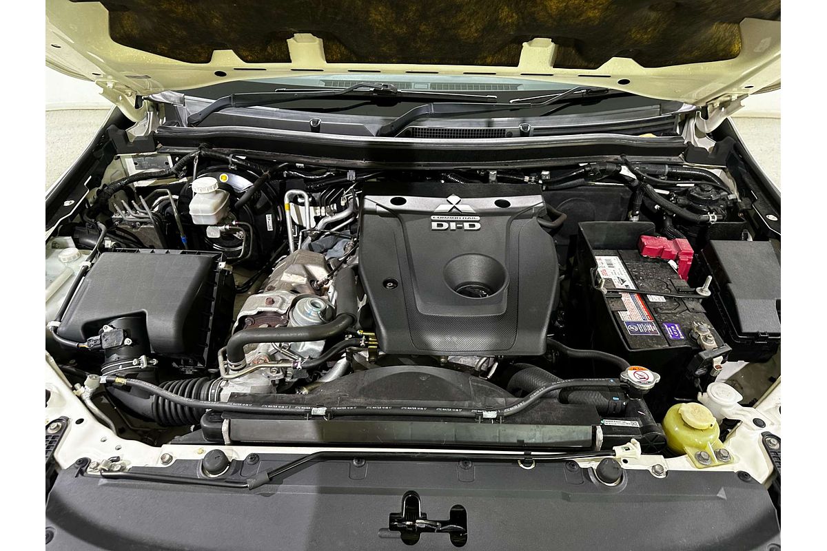 2017 Mitsubishi Pajero Sport GLX QE