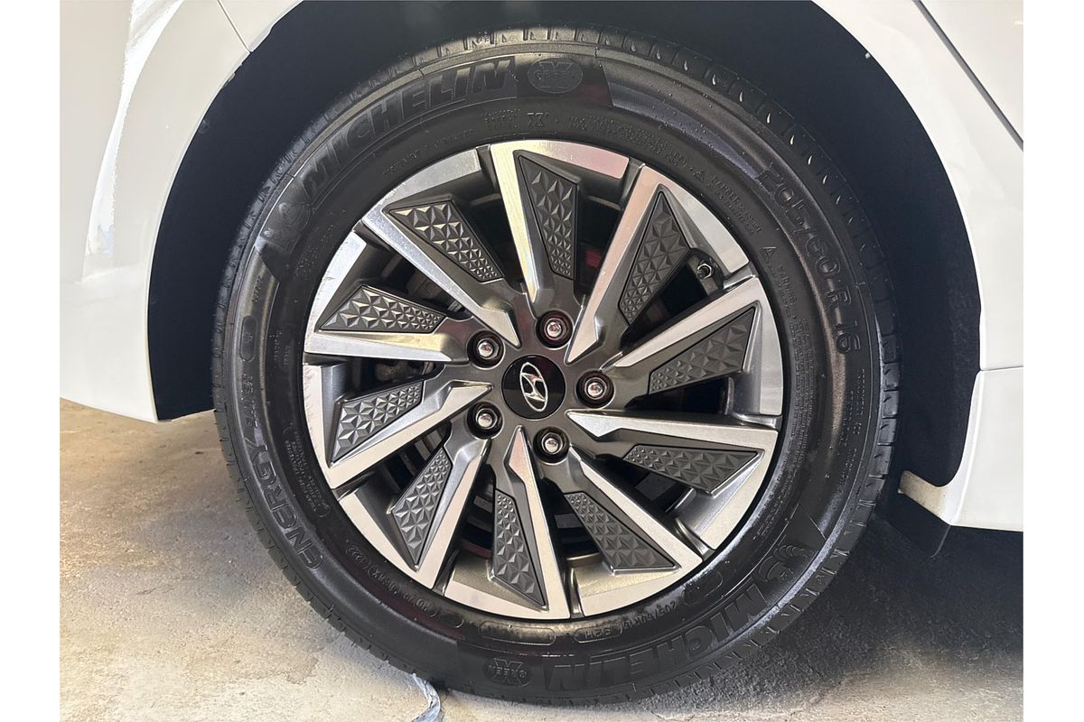 2022 Hyundai IONIQ Electric Elite AE.V4