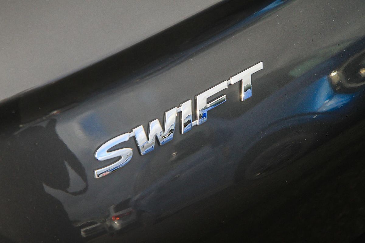 2025 Suzuki Swift Hybrid UZ