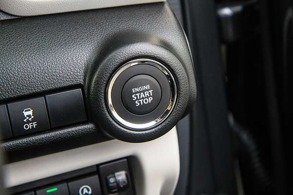 2025 Suzuki Swift Hybrid UZ