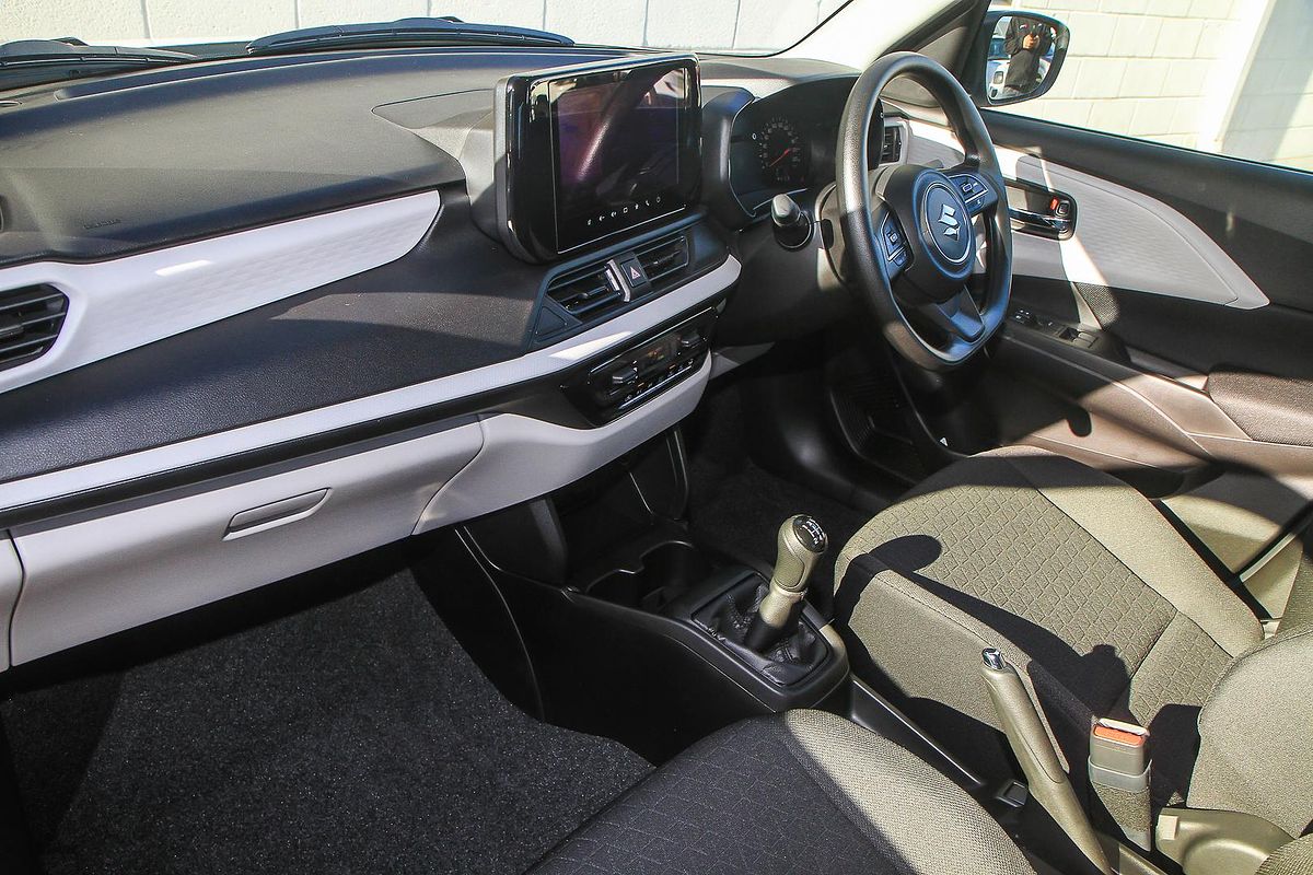 2025 Suzuki Swift Hybrid UZ