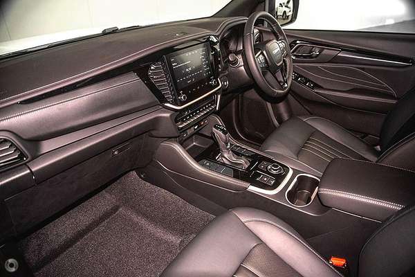 2025 Isuzu MU-X LS-T