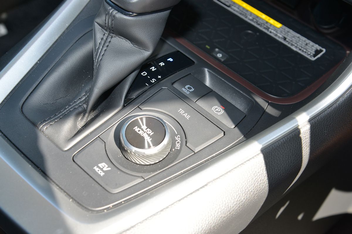 2020 Toyota RAV4 Cruiser AXAH54R