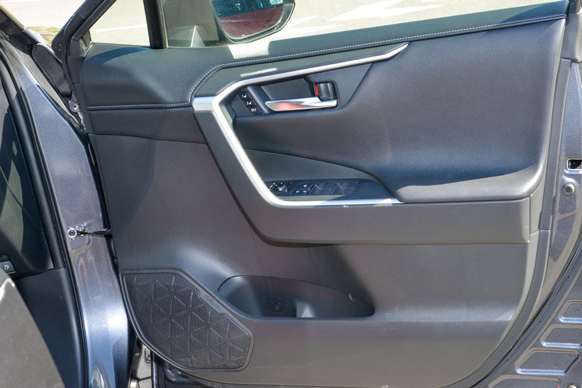 2020 Toyota RAV4 Cruiser AXAH54R