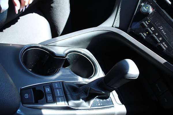 2022 Toyota Camry Ascent AXVH70R