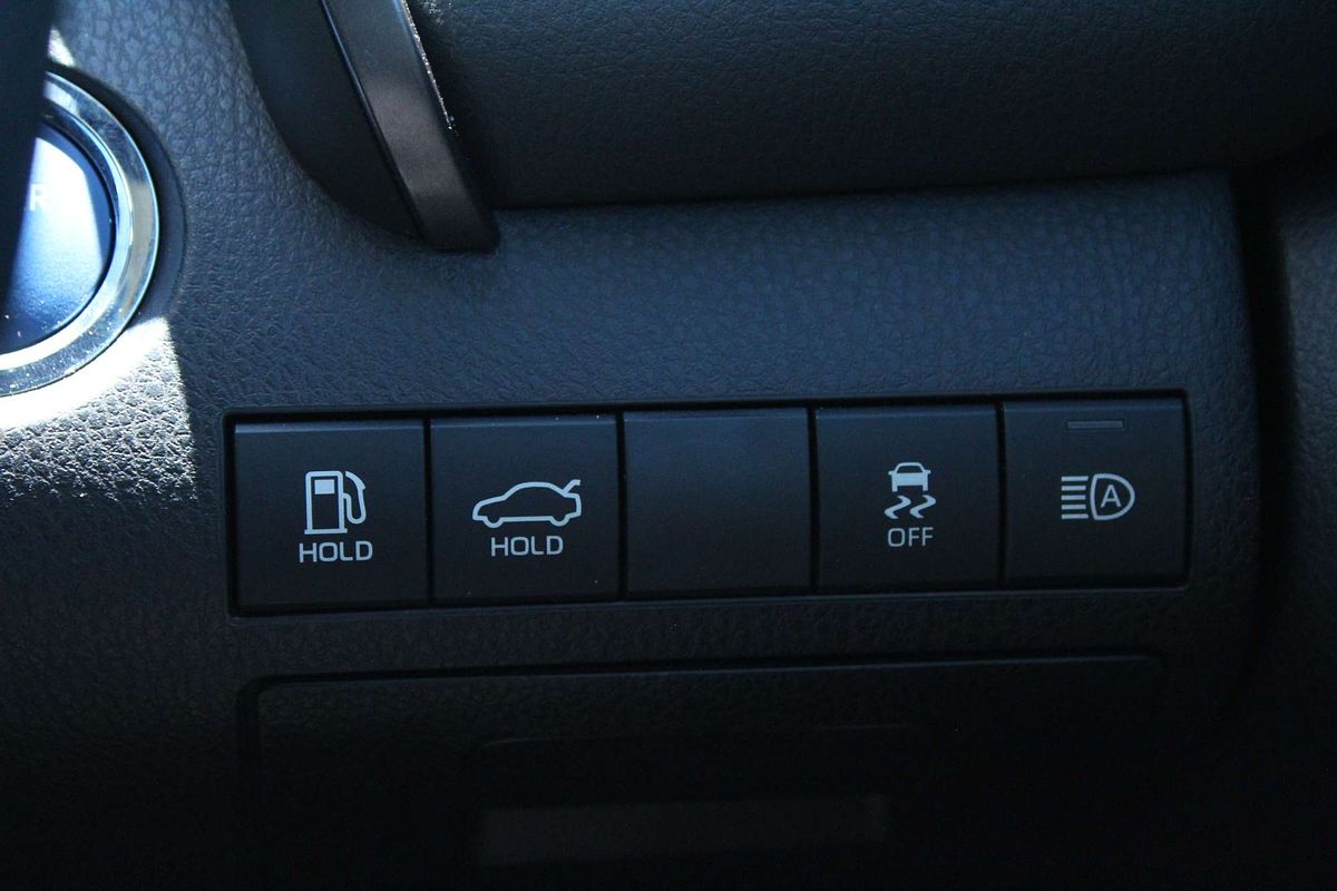 2022 Toyota Camry Ascent AXVH70R