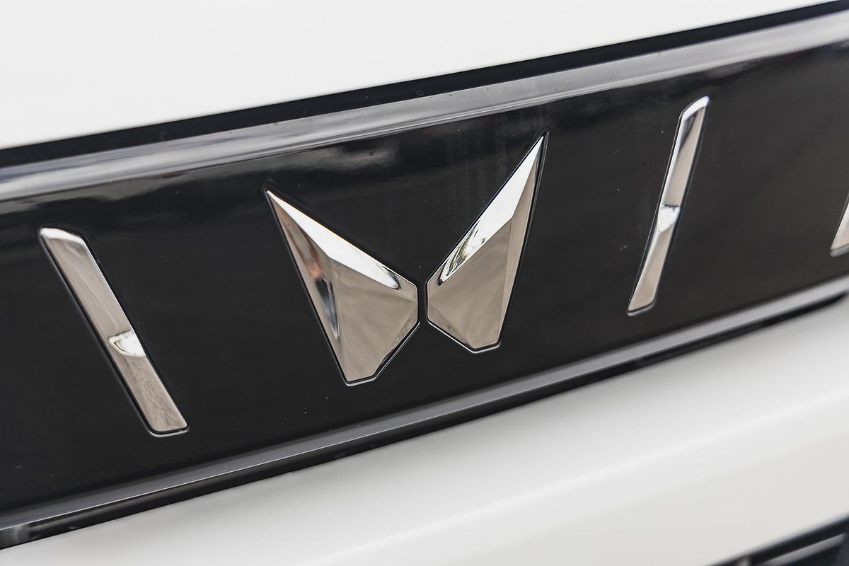 2025 Mahindra XUV3XO AX5L