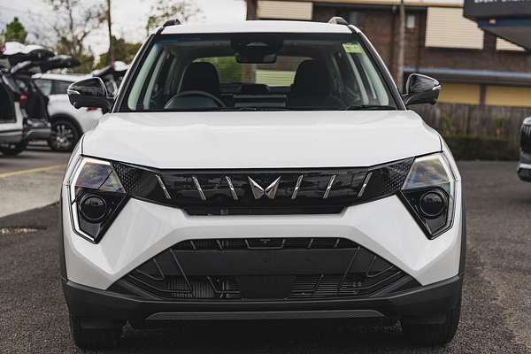 2025 Mahindra XUV3XO AX5L