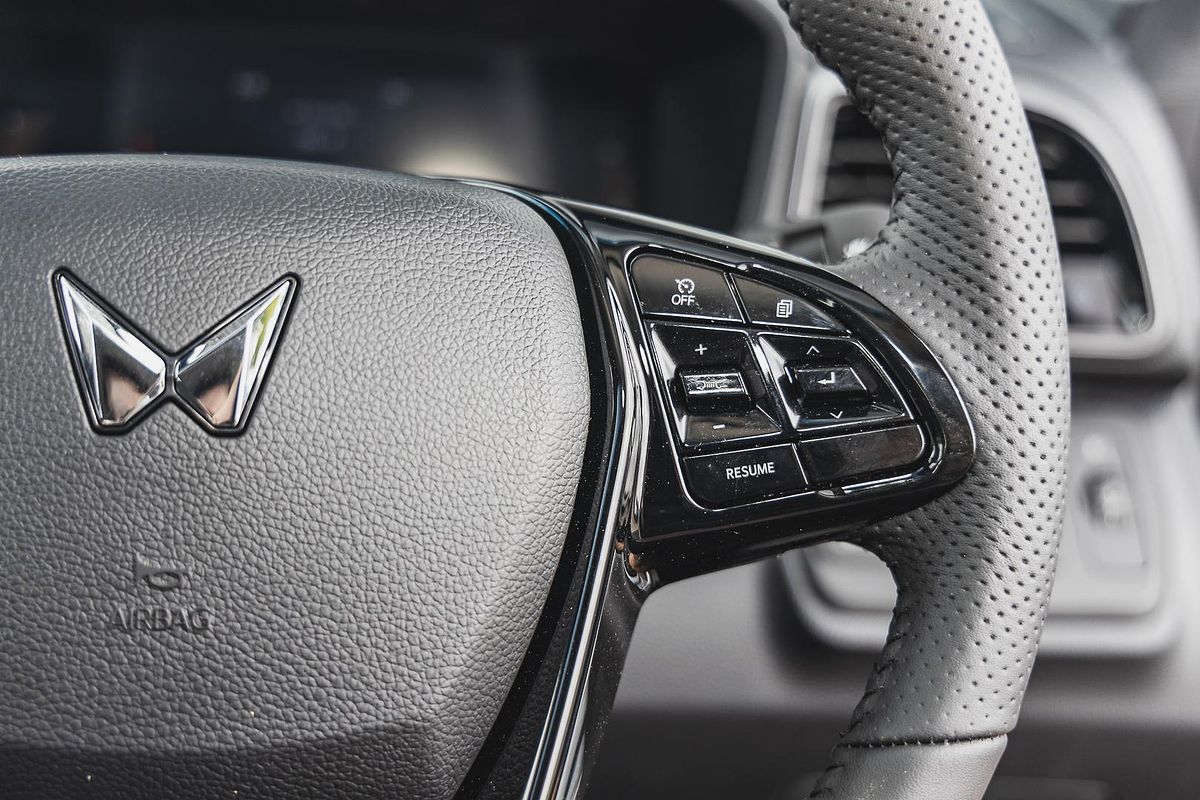 2025 Mahindra XUV3XO AX5L