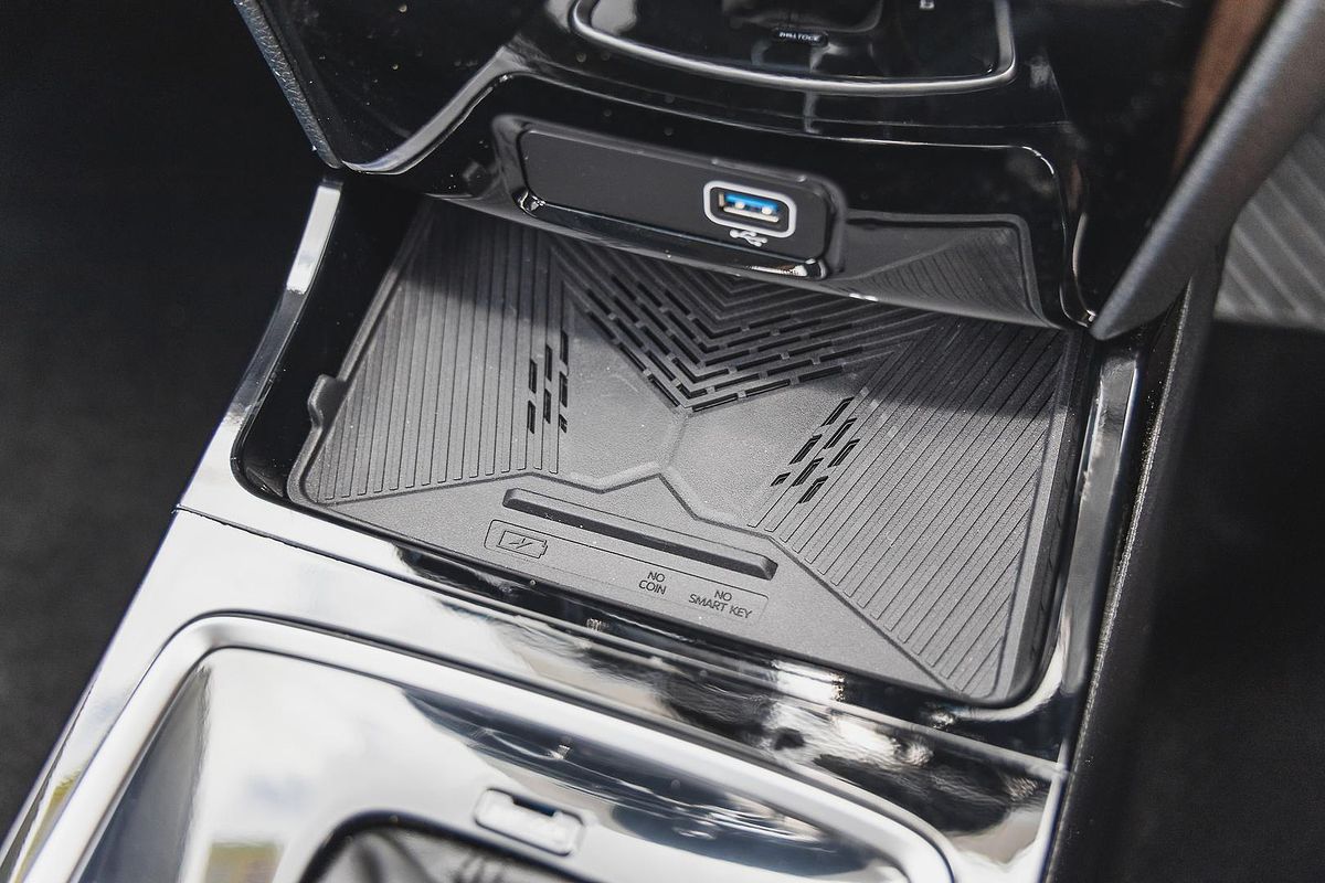 2025 Mahindra XUV3XO AX5L