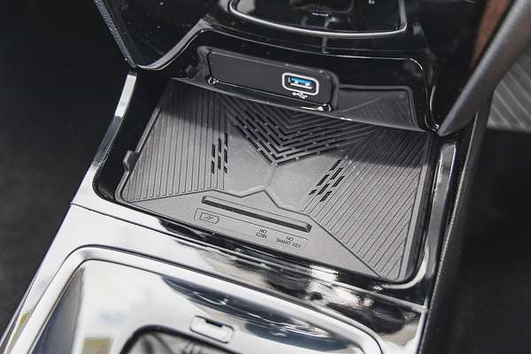 2025 Mahindra XUV3XO AX5L