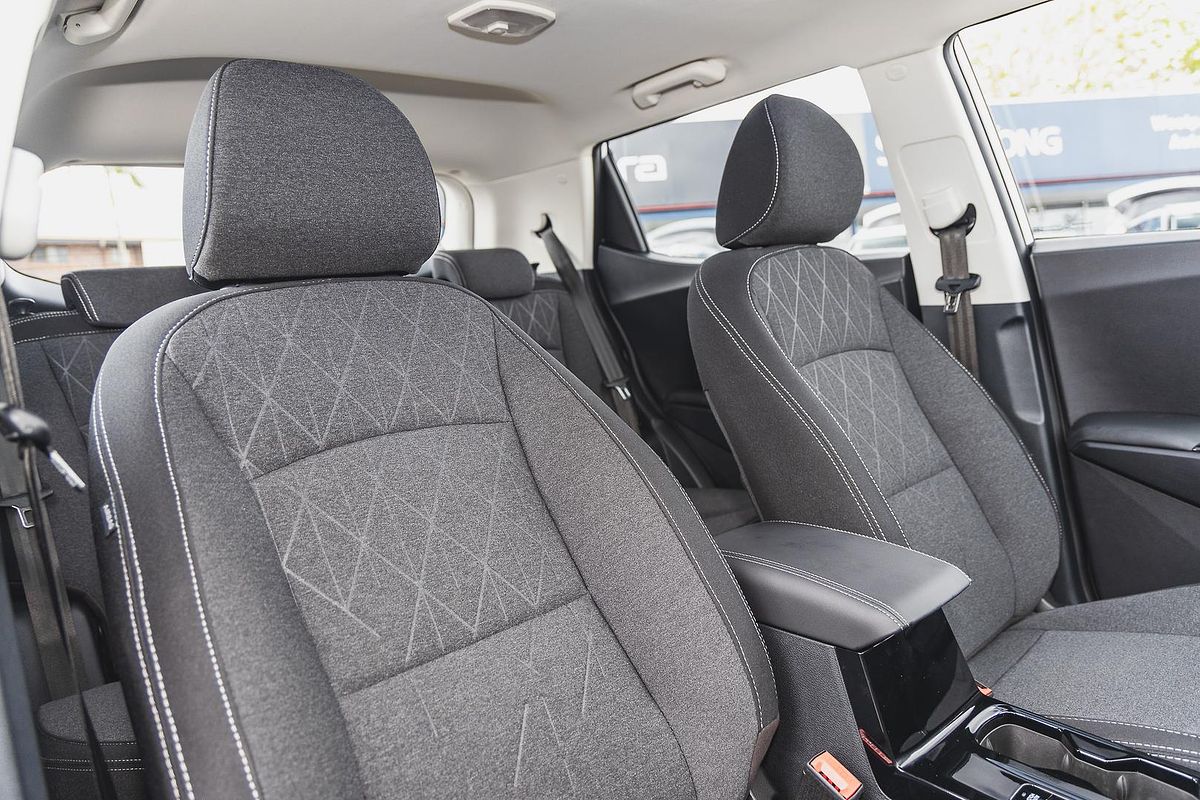 2025 Mahindra XUV3XO AX5L