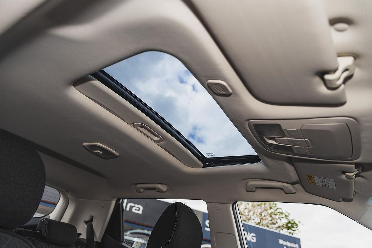 2025 Mahindra XUV3XO AX5L