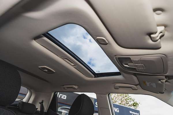 2025 Mahindra XUV3XO AX5L