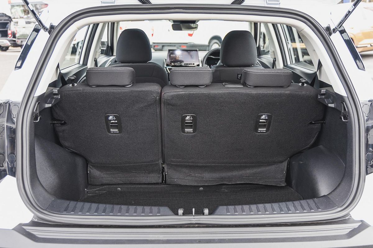 2025 Mahindra XUV3XO AX5L