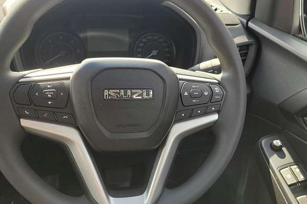 2025 Isuzu D-MAX SX High Ride Rear Wheel Drive