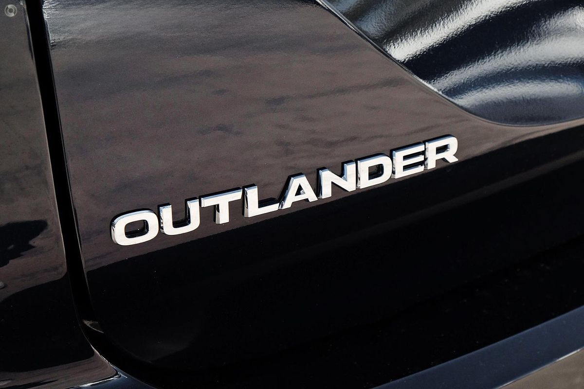 2025 Mitsubishi Outlander LS ZM