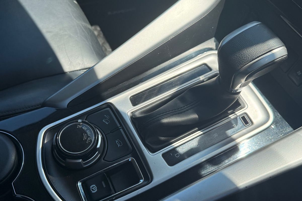 2016 Mitsubishi Pajero Sport Exceed QE