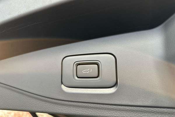 2025 Isuzu MU-X LS-U