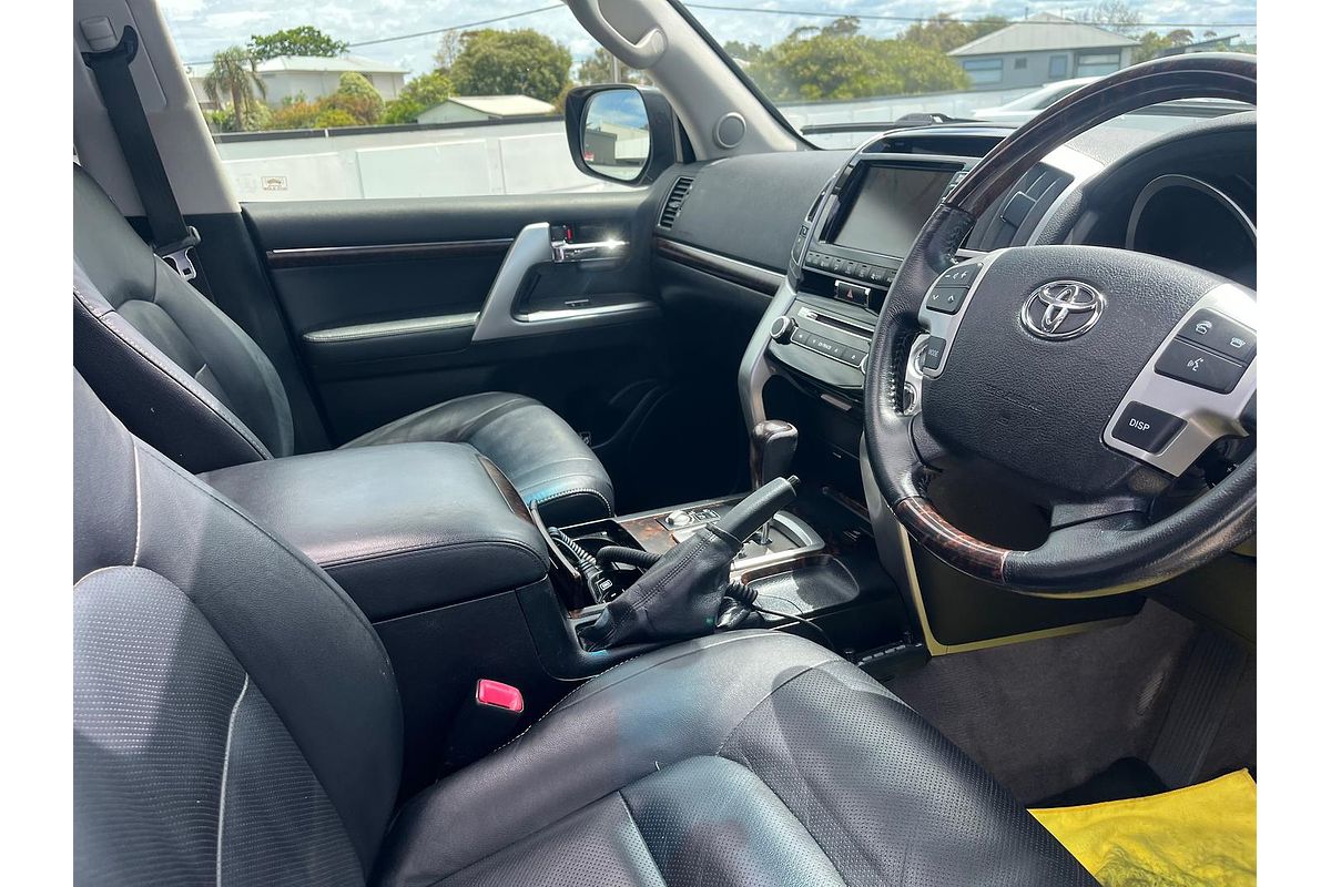 2014 Toyota Landcruiser Sahara VDJ200R