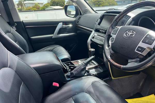 2014 Toyota Landcruiser Sahara VDJ200R