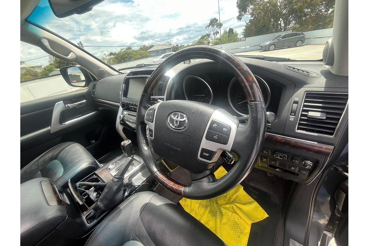 2014 Toyota Landcruiser Sahara VDJ200R