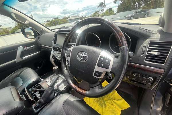 2014 Toyota Landcruiser Sahara VDJ200R