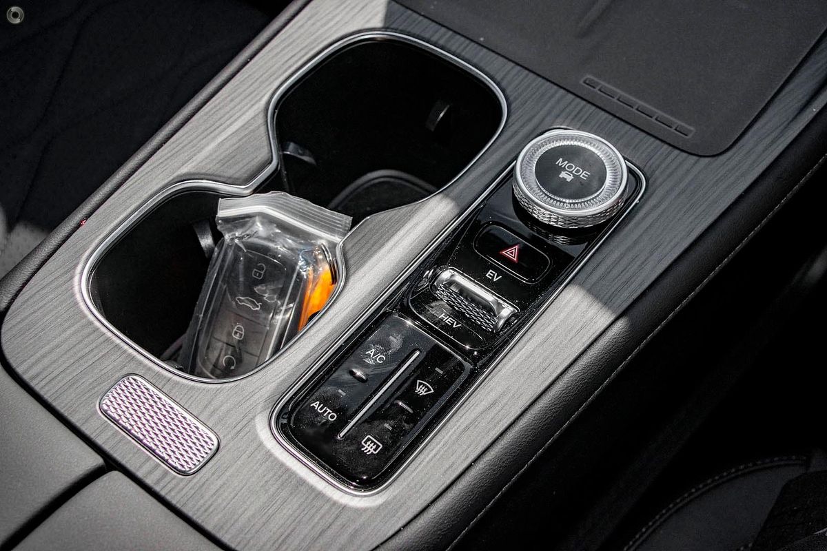 2025 Chery Tiggo 8 Super Hybrid Ultimate T31