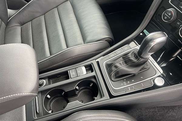 2019 Volkswagen Golf R 7.5 thumb-14