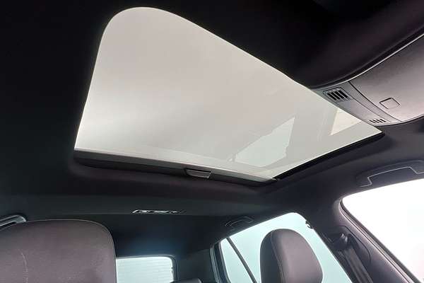 2019 Volkswagen Golf R 7.5 thumb-15