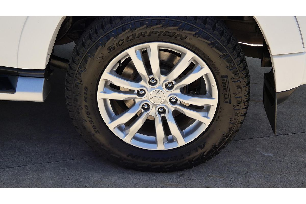 2018 Mitsubishi Pajero GLS NX