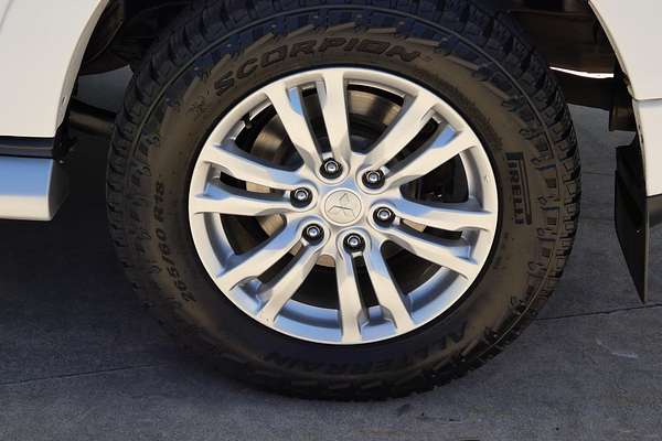 2018 Mitsubishi Pajero GLS NX