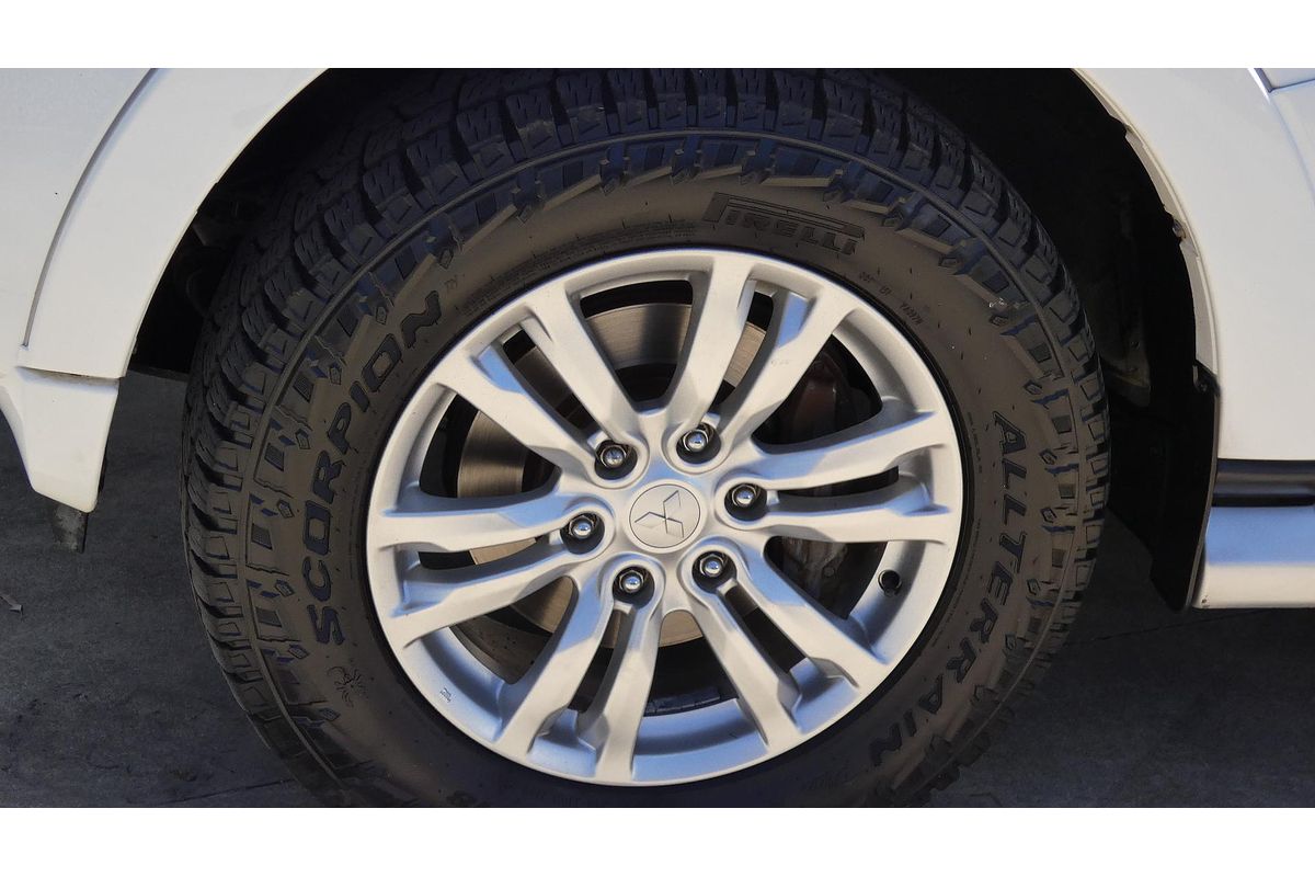 2018 Mitsubishi Pajero GLS NX