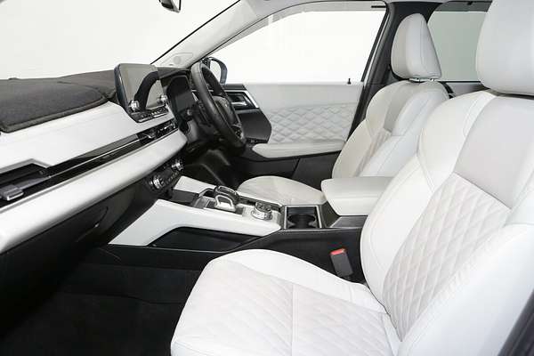 2022 Mitsubishi Outlander Exceed ZM