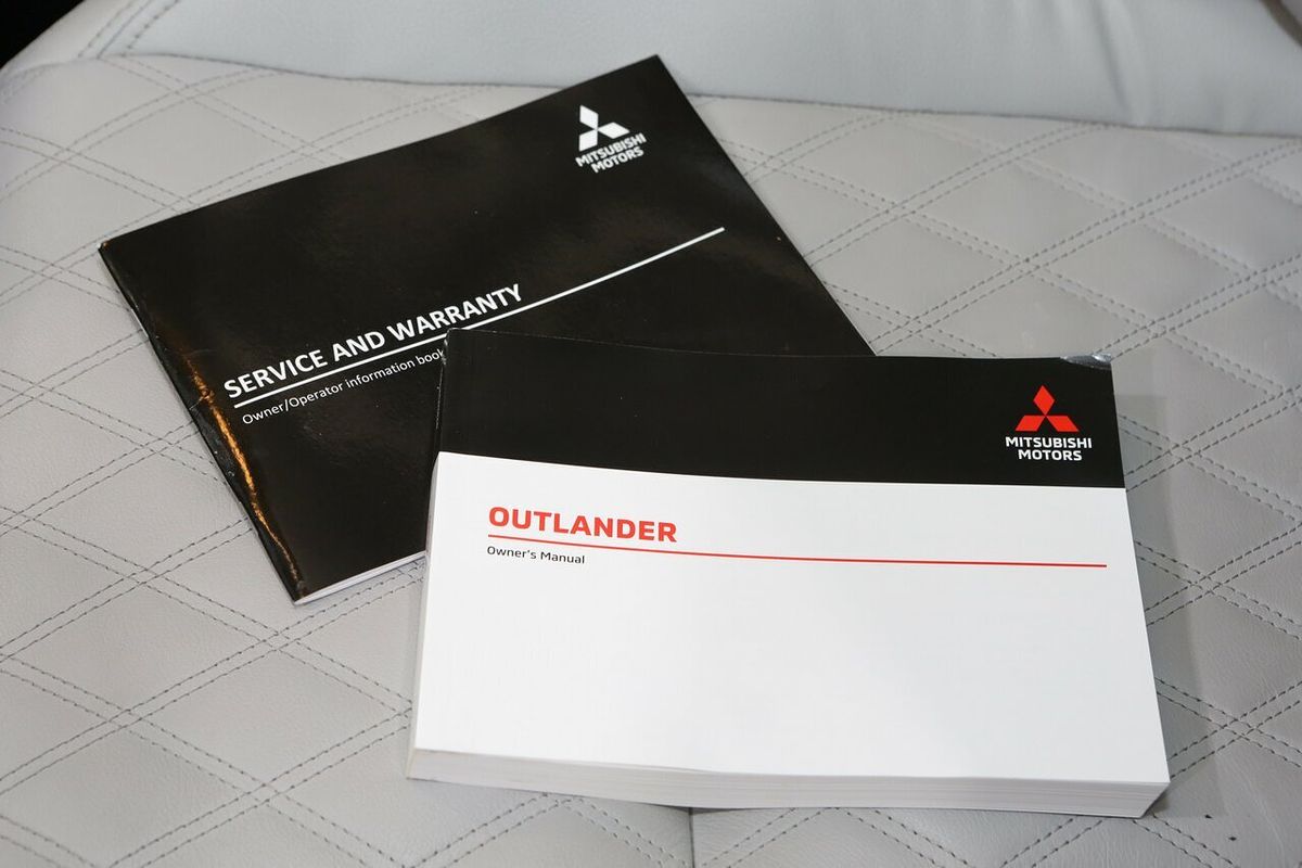 2022 Mitsubishi Outlander Exceed ZM