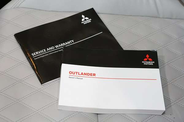 2022 Mitsubishi Outlander Exceed ZM