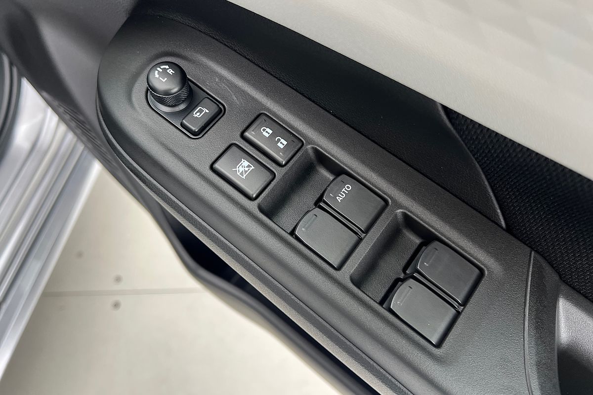 2025 Suzuki Swift Hybrid GLX UZ