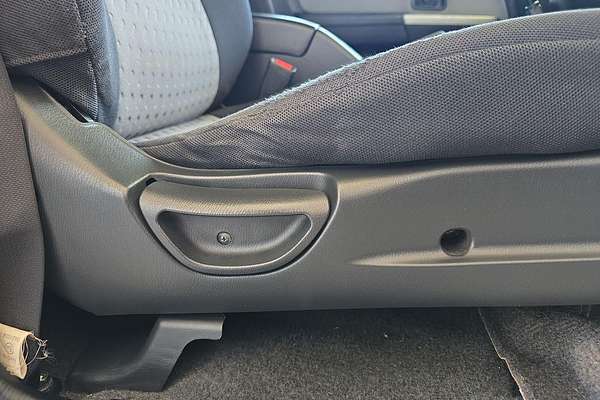 2014 Nissan Navara ST-R D22 4X4