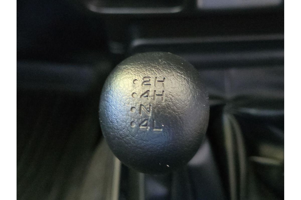 2014 Nissan Navara ST-R D22 4X4