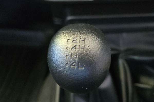 2014 Nissan Navara ST-R D22 4X4