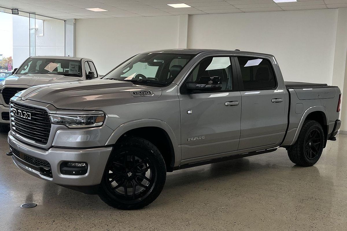 2025 RAM 1500 Laramie Sport Hurricane SO RamBox DT 4X4 SWB