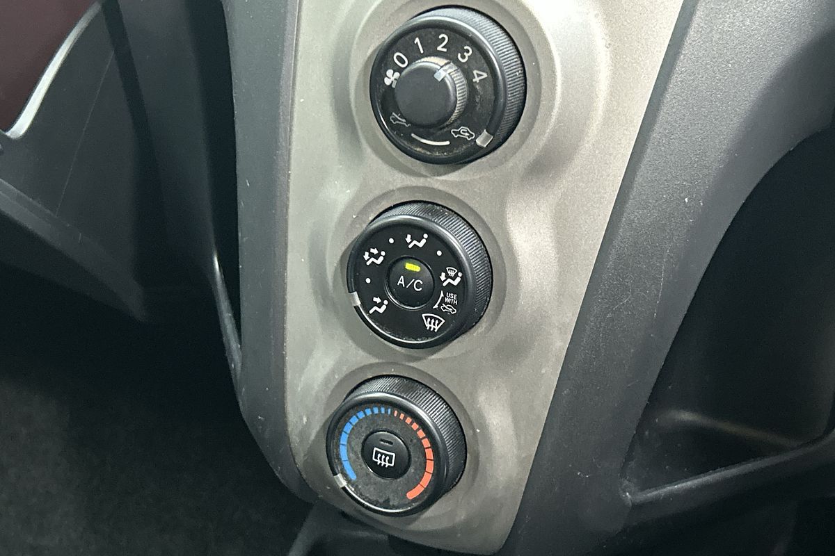 2009 Toyota Yaris YR NCP90R