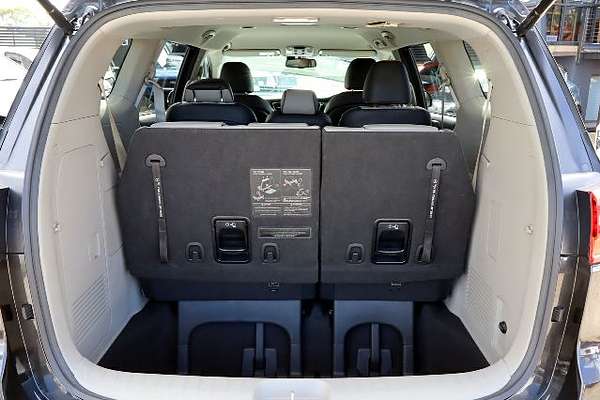 2020 Kia Carnival SLi YP